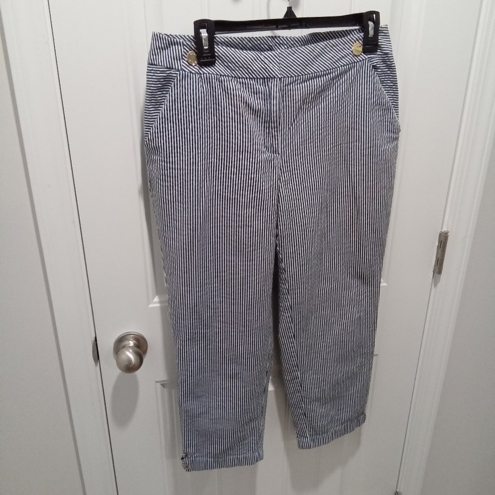 Anne Klein Size 8 Navy and White Striped Seersucker Capris Pants 23.5" Inseam